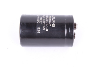 CONDENSATOR B43465-S5707-Q1 SIEMENS 700UF, 450V CONDENSATOR