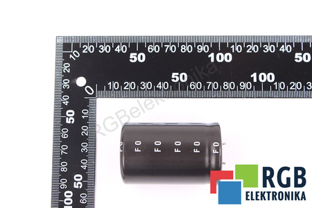 CONDENSATOR B43303-A687-M90 SIEMENS 680UF, 400VDC CONDENSATOR