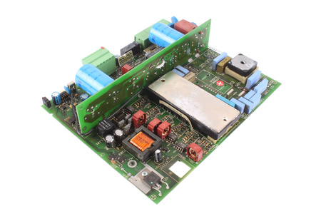 33.8211LL.1A-13.001 LENZE 8212E.2G.22 DEFECT – PENTRU PIESE