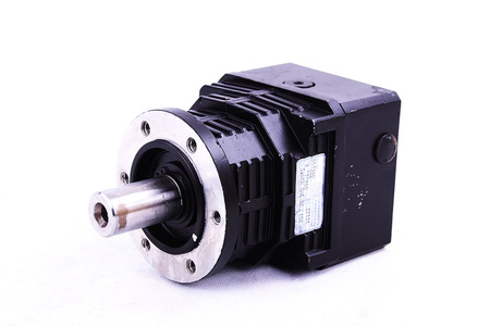 U35 SPN I=4 CUTIE DE VITEZE