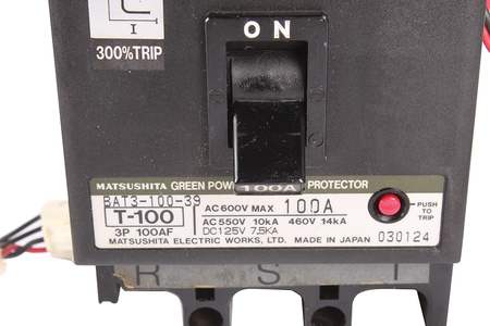 BAT3-100-39 MATSUSHITA DECONECTOR