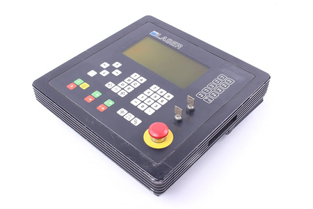 073090 TRUMPF 9700-U335 CONSOLĂ OPERATOR CNC CU CALCULATOR ȘI TASTATURĂ