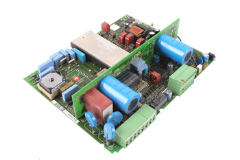 33.8211LL.1A-13.001 LENZE 8212E.2G.22 DEFECT – PENTRU PIESE