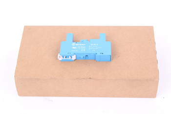 95.83.3 FINDER 8PIN 300VAC 10A BAZA RELEEI