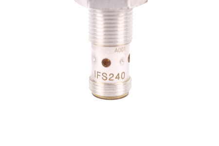 IFS240 IFM SENZOR DE PROXIMITATE INDUCTIV