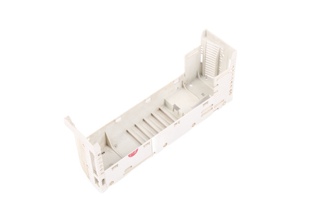 E82EV152_2C LENZE PARTEA DIN FAȚĂ A CUTIEI