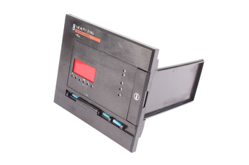 XM200 MERLIN GERIN PARTEA DIN FAȚĂ A CUTIEI